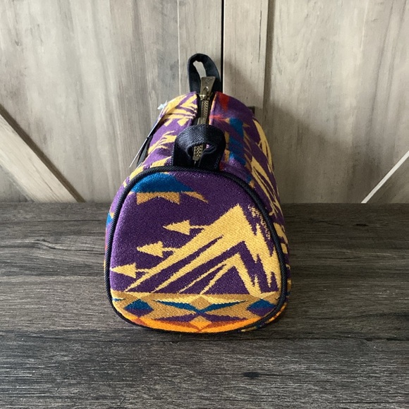 Pendleton Chevron Travel Echo Peaks Purple Crossbody Zipper Bag - Picture 4 of 12